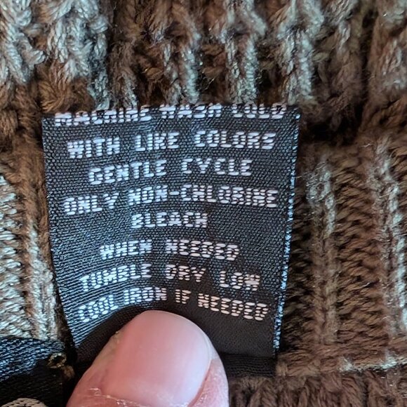 Windsor Cold Shoulder Sweater Size Large - Picture 6 of 6